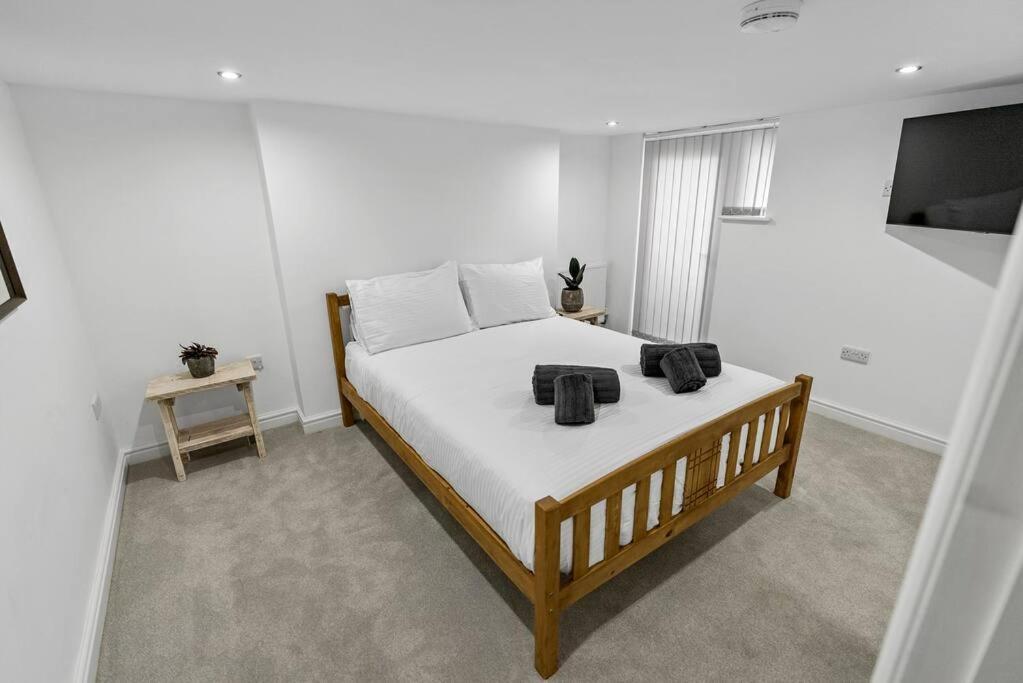 Newly Refurbed, Central Apartment With Free Parking And Hot Tub ลิธึม เซนต์ แอนน์ส ภายนอก รูปภาพ